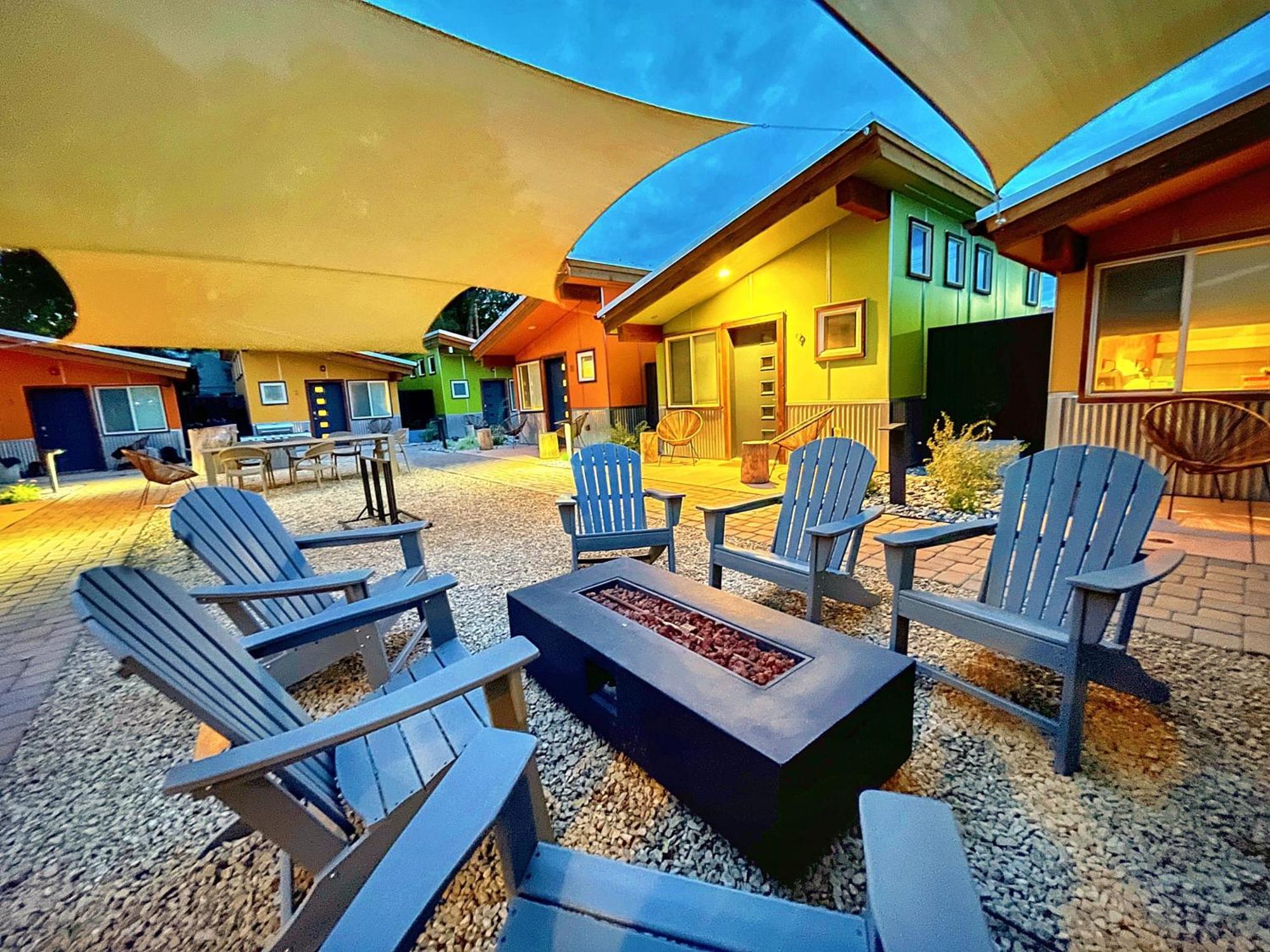 Downtown Kokopelli # 2- Newly Remodeled Stylish Studio Moab Luaran gambar