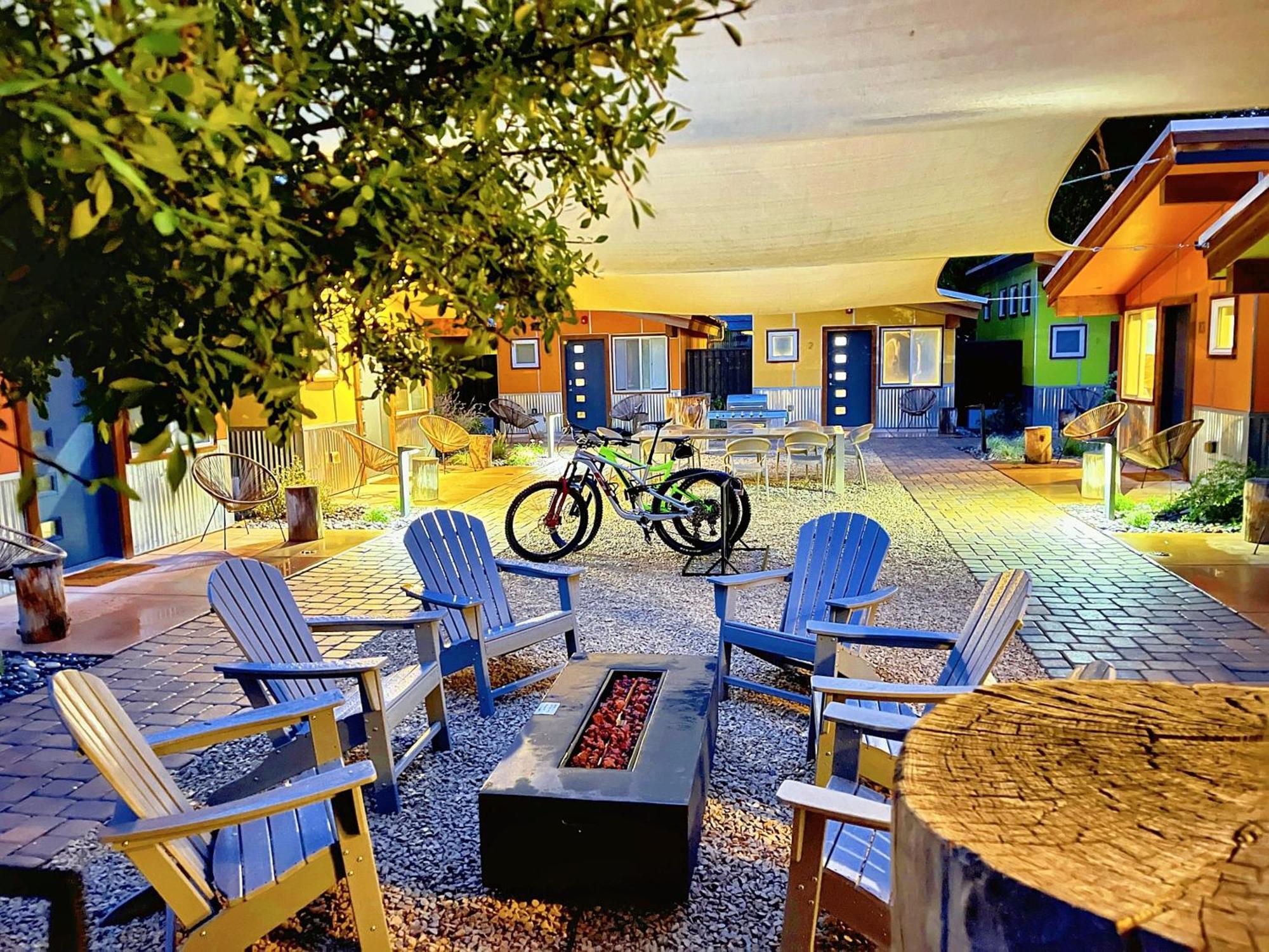 Downtown Kokopelli # 2- Newly Remodeled Stylish Studio Moab Luaran gambar